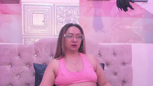 leyla smithh online show from October 2025 12:30:02 PM