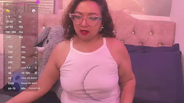 leyla smithh online show from October 2025 03:14:01 AM