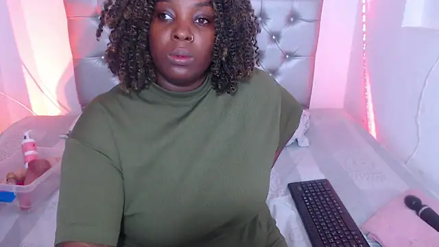 ebony NeighborMoans online show from October 2025 03:20:02 AM