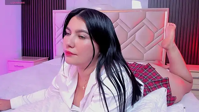 Snapshot of MiaaFarrel chatting on September 2025 07:08:02 PM MiaaFarrel online show from September 2025 07:08:02 PM