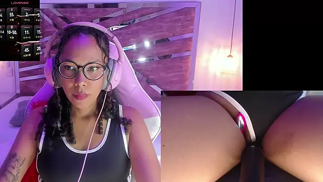 NovaLyn online show from October 2025 04:36:01 AM