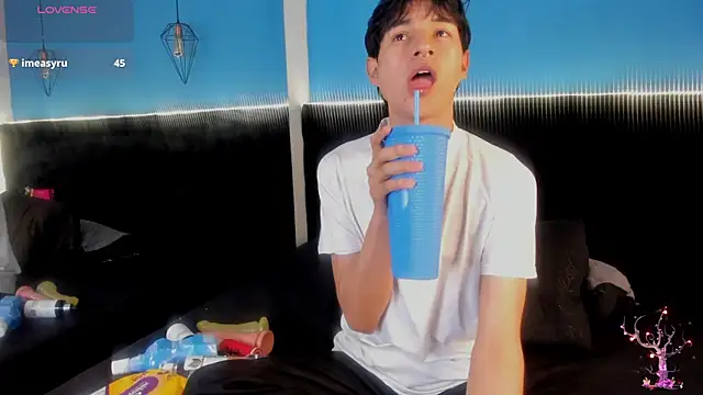 AleAurarashi online show from September 2025 10:15:02 AM