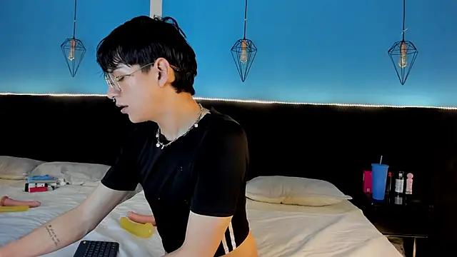 AleAurarashi online show from September 2025 02:55:01 AM