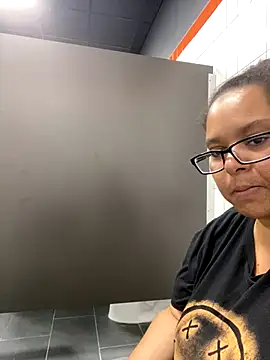 wishuhope4 online show from October 2025 04:51:02 PM