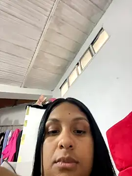 Messy-diana21 online show from November 2025 07:34:01 PM