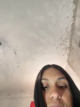 Messy-diana21 online show from April 2026 06:10:01 PM