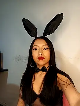 Luna Moo  online show from October 2025 04:33:01 AM