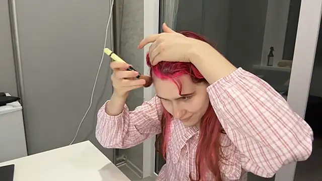 Petite curves online show from September 2025 05:13:01 PM