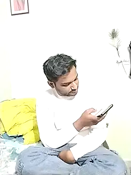 avi007p online show from November 2025 07:45:02 PM