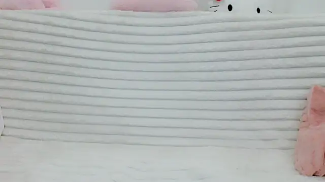 Emmahahaha17 online show from February 2026 04:46:02 PM