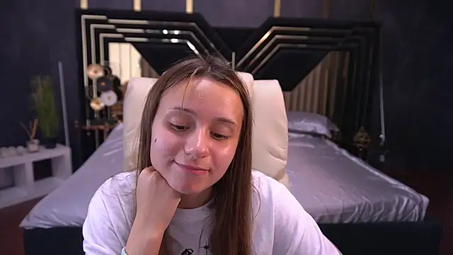 AnnaPearl online show from September 2025 08:34:02 PM