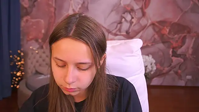 AnnaPearl online show from October 2025 08:17:01 PM