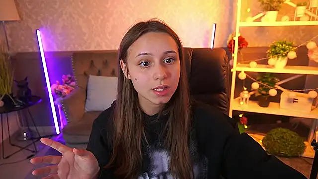 AnnaPearl online show from October 2025 08:18:02 PM