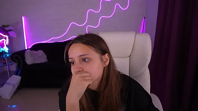 AnnaPearl online show from October 2025 08:18:02 PM