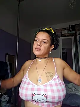 Snapshot of GoddessChantelle chatting on October 2025 01:55:02 PM GoddessChantelle online show from October 2025 01:55:02 PM