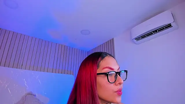IvonneWillows online show from September 2025 01:46:01 PM