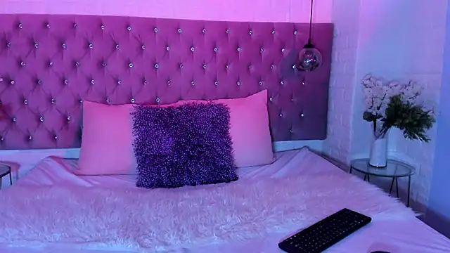 Scarlet Monroee online show from October 2025 04:13:01 AM