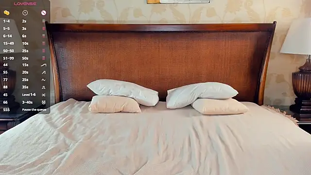 Snapshot of HerminePenna chatting on October 2025 07:44:02 PM HerminePenna online show from October 2025 07:44:02 PM