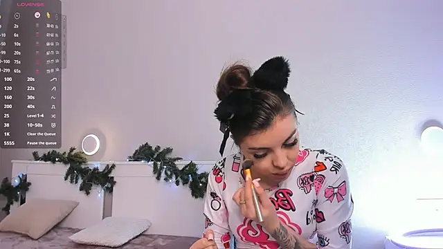 AuroraVice online show from December 2025 06:19:01 AM