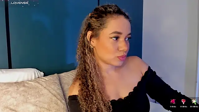 Snapshot of angie_leonn chatting on July 2026 12:33:01 PM angie leonn online show from July 2026 12:33:01 PM