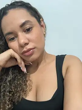 Snapshot of angie_leonn chatting on July 2026 12:13:01 AM angie leonn online show from July 2026 12:13:01 AM