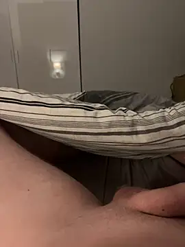 alex110429 online show from April 2026 09:06:02 PM