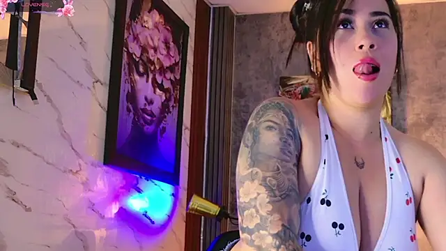 sarawolff online show from March 2026 05:02:02 AM