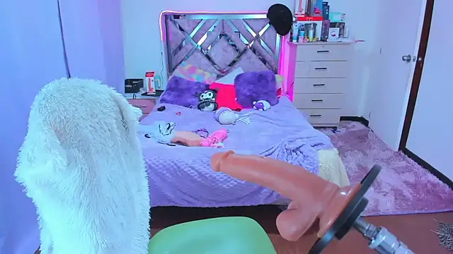 Luna Analya online show from November 2025 12:33:01 AM