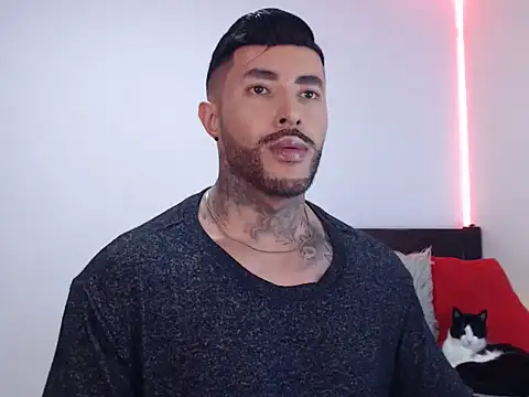 andrea de lucaa online show from November 2025 02:22:01 AM