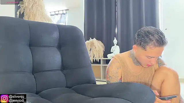 Snapshot of tattoguys_cums chatting on October 2025 02:29:01 PM tattoguys cums online show from October 2025 02:29:01 PM