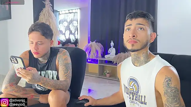 Snapshot of tattoguys_cums chatting on November 2025 09:26:02 PM tattoguys cums online show from November 2025 09:26:02 PM