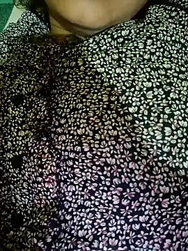 Snapshot of Komal-741 chatting on October 2025 05:35:02 PM Komal-741 online show from October 2025 05:35:02 PM