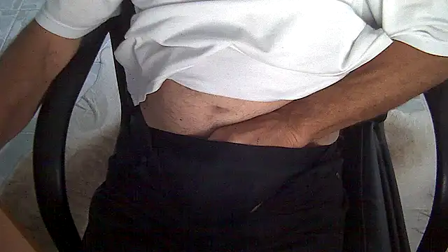 Snapshot of velikifant7 chatting on June 2026 04:21:02 AM velikifant7 online show from June 2026 04:21:02 AM