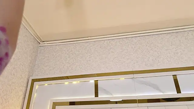 scarlett sm online show from October 2025 07:58:01 PM