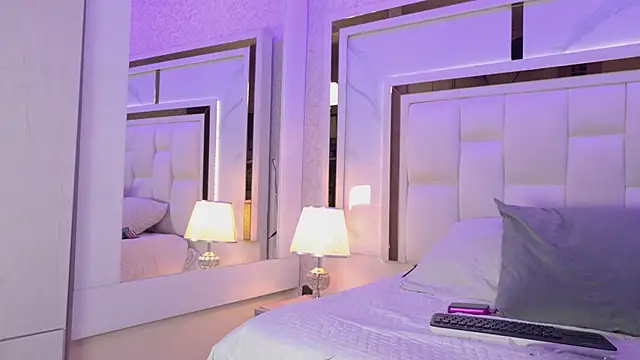 scarlett sm online show from October 2025 07:09:02 PM