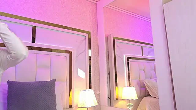 scarlett sm online show from October 2025 07:15:01 PM