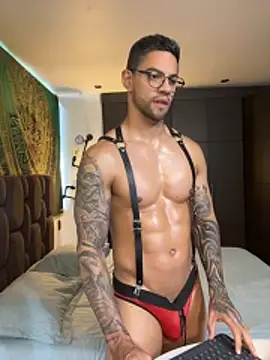 Snapshot of Tomy_maylon chatting on November 2025 03:44:02 PM Tomy maylon online show from November 2025 03:44:02 PM