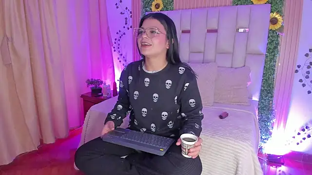 Jade Nmm online show from November 2025 01:01:02 PM