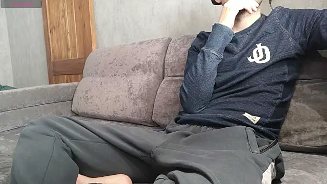 Snapshot of TommyShe1by chatting on September 2025 08:49:02 AM TommyShe1by online show from September 2025 08:49:02 AM