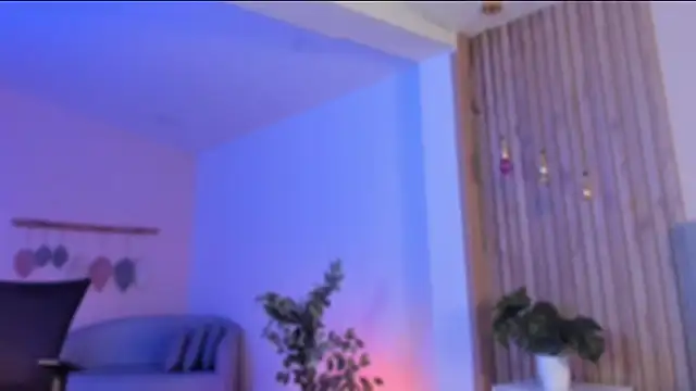 KiimJoi online show from April 2026 12:43:02 PM