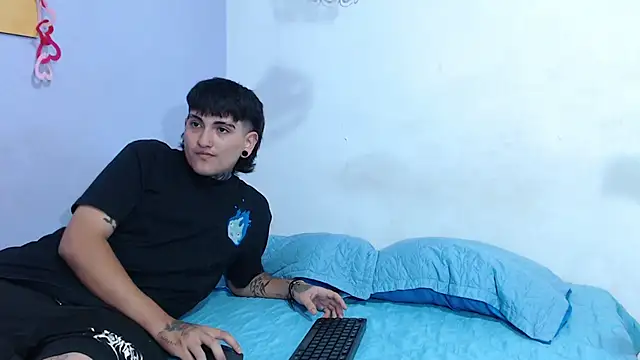 onixandghosty1 online show from December 2025 06:59:02 PM