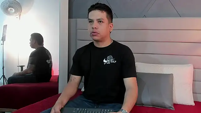 Snapshot of Dominic_Taylor_ chatting on September 2025 11:32:01 AM Dominic Taylor online show from September 2025 11:32:01 AM