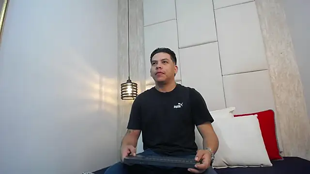 Snapshot of Dominic_Taylor_ chatting on September 2025 11:33:02 AM Dominic Taylor online show from September 2025 11:33:02 AM