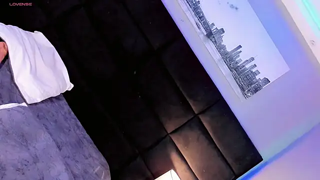 Ana Paaula23 online show from October 2025 08:27:02 PM