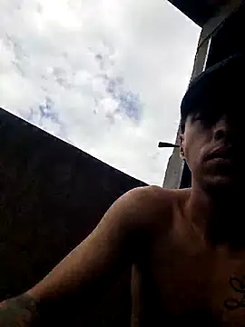 Snapshot of Santi2323xxX chatting on February 2026 04:38:02 PM Santi2323xxX online show from February 2026 04:38:02 PM