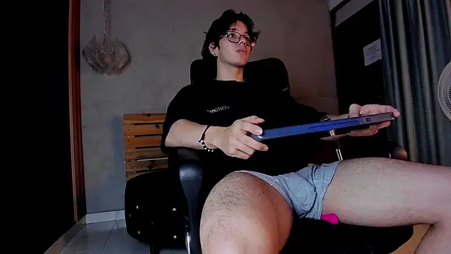 Markuss   online show from October 2025 02:58:02 AM