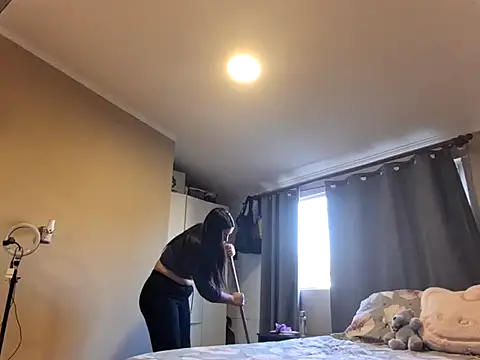 Denisutra777 online show from April 2026 07:42:01 PM