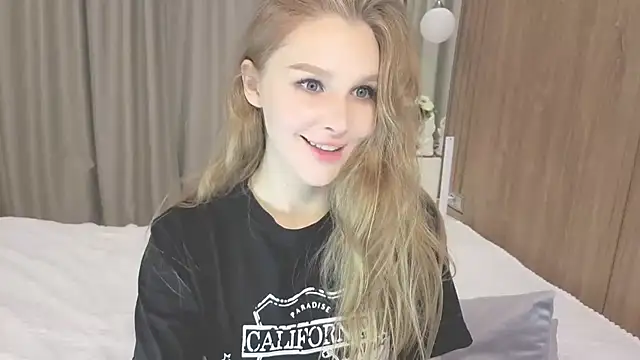 Brigitte Bardot online show from October 2025 04:44:01 AM