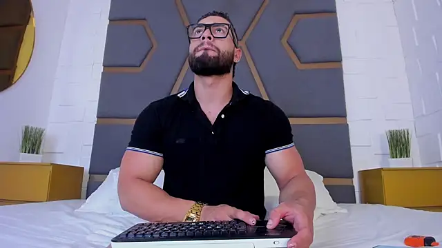 massimofiore  online show from September 2025 03:33:02 AM