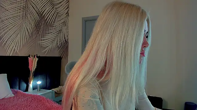 Kira Key online show from September 2025 01:31:02 AM